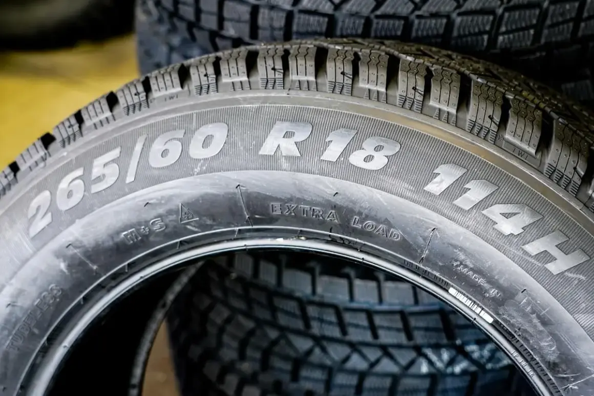 Opona zimowa z indeksem 265/60 R18 114H, gotowa na trudne warunki.