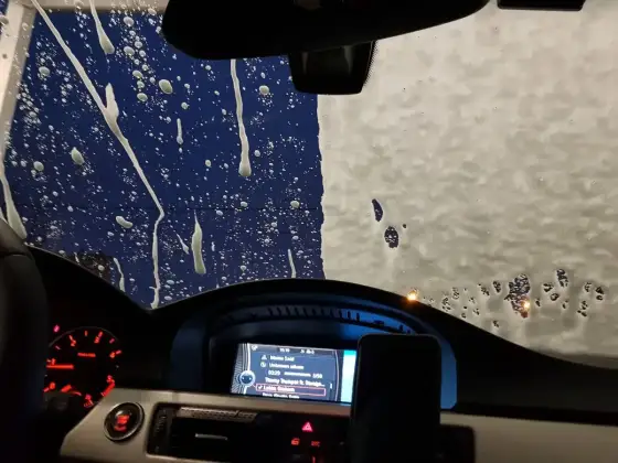 Hydrofobizacja szyb - kiedy naprawdę ma sens?